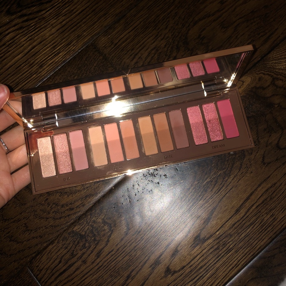 Charlotte tilbury pillowtalk eyeshadow palette